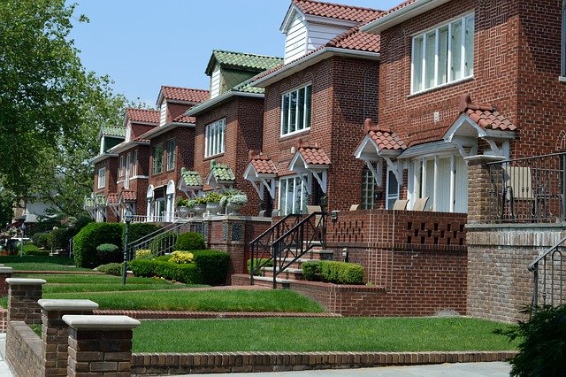 Houses in a NY neighborhood